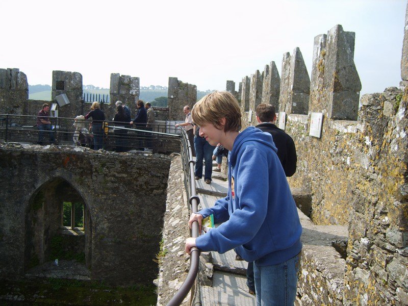cadydecidingnottokissblarneystone.jpg