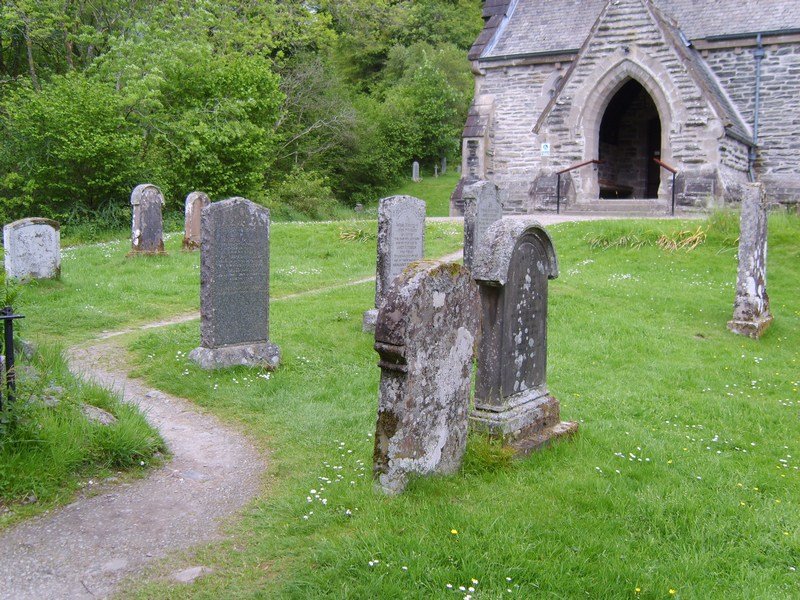 gravesatbalquhidder.jpg