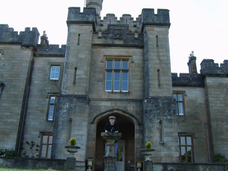 cadyatfrontentrancetominardcastle.jpg