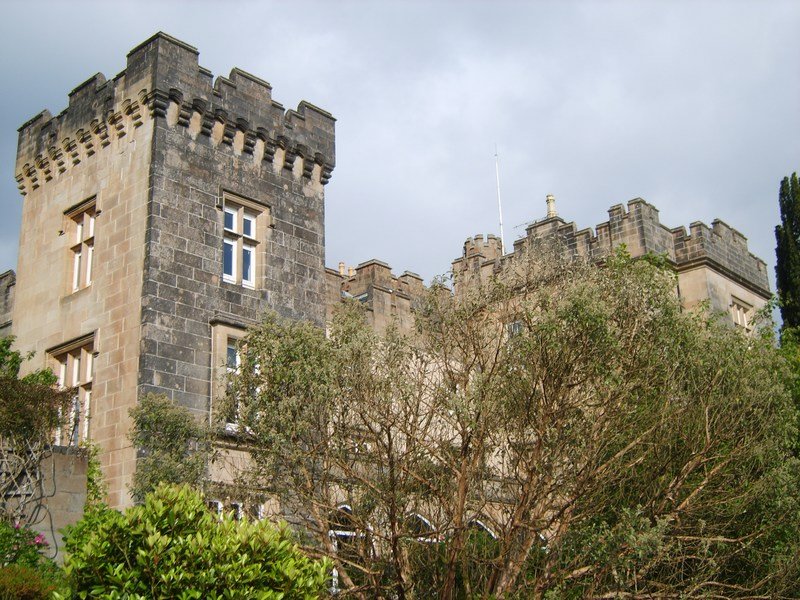 exteriorviewofminardcastle.jpg